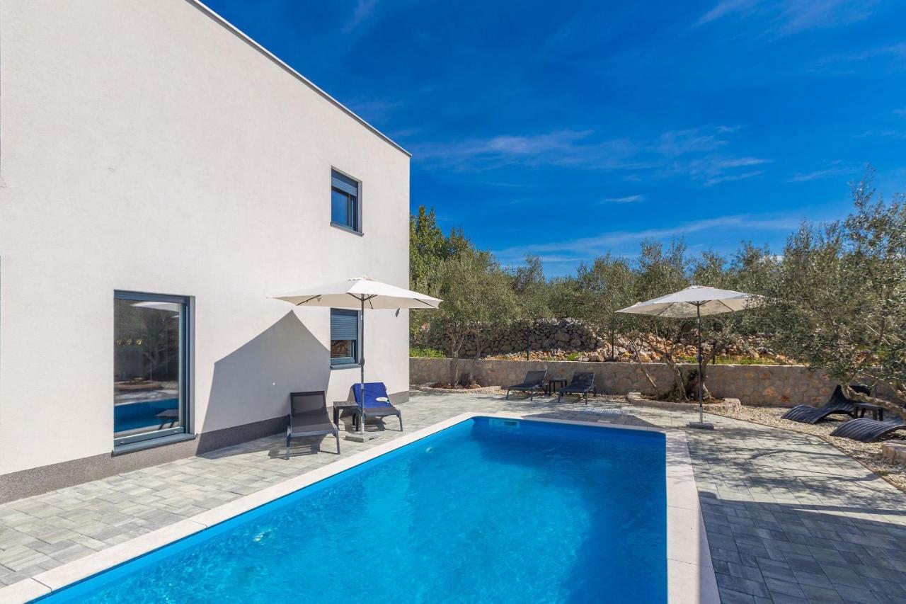 Villa Lio With Private Pool Linardići Eksteriør billede