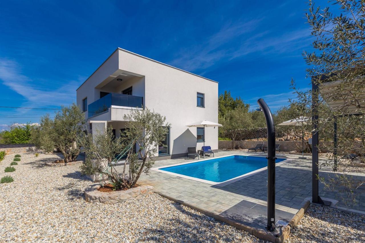 Villa Lio With Private Pool Linardići Eksteriør billede